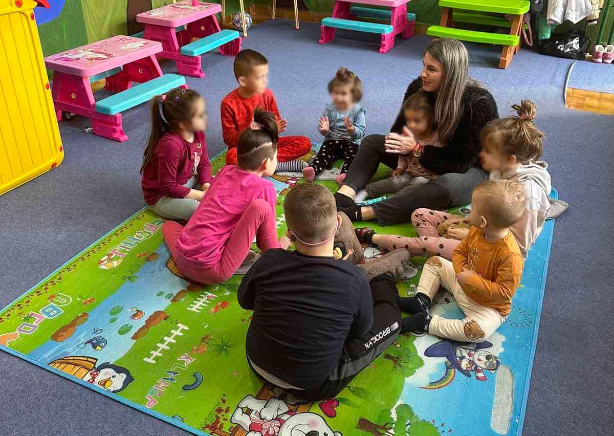 Predstavljamo udruženje “Ruka ruci”: Roditelji koji žele djeci osigurati jednake mogućnosti za obrazovanje