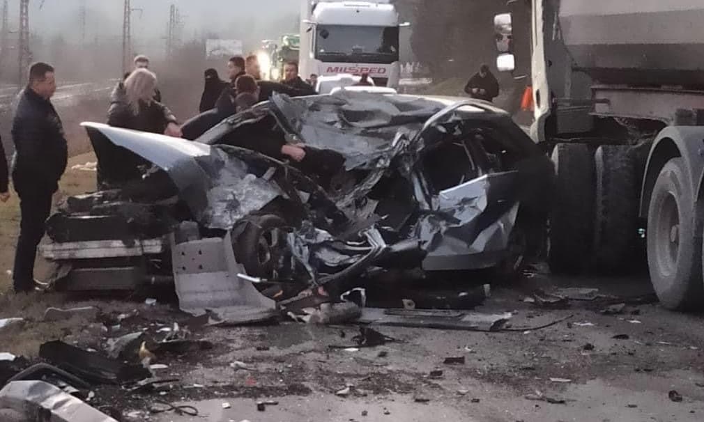 Najmanje jedna osoba poginula u saobraćajnoj nezgodi kod Žepča