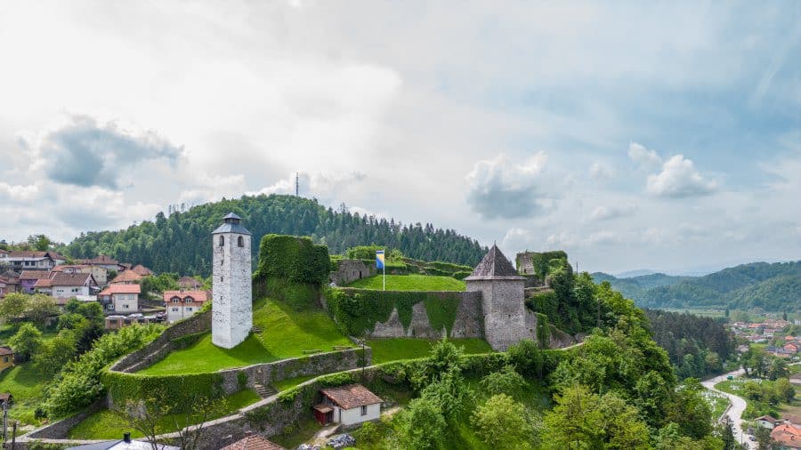 Vremenska prognoza: Oblačno vrijeme uz povremenu kišu, na planinama snijeg
