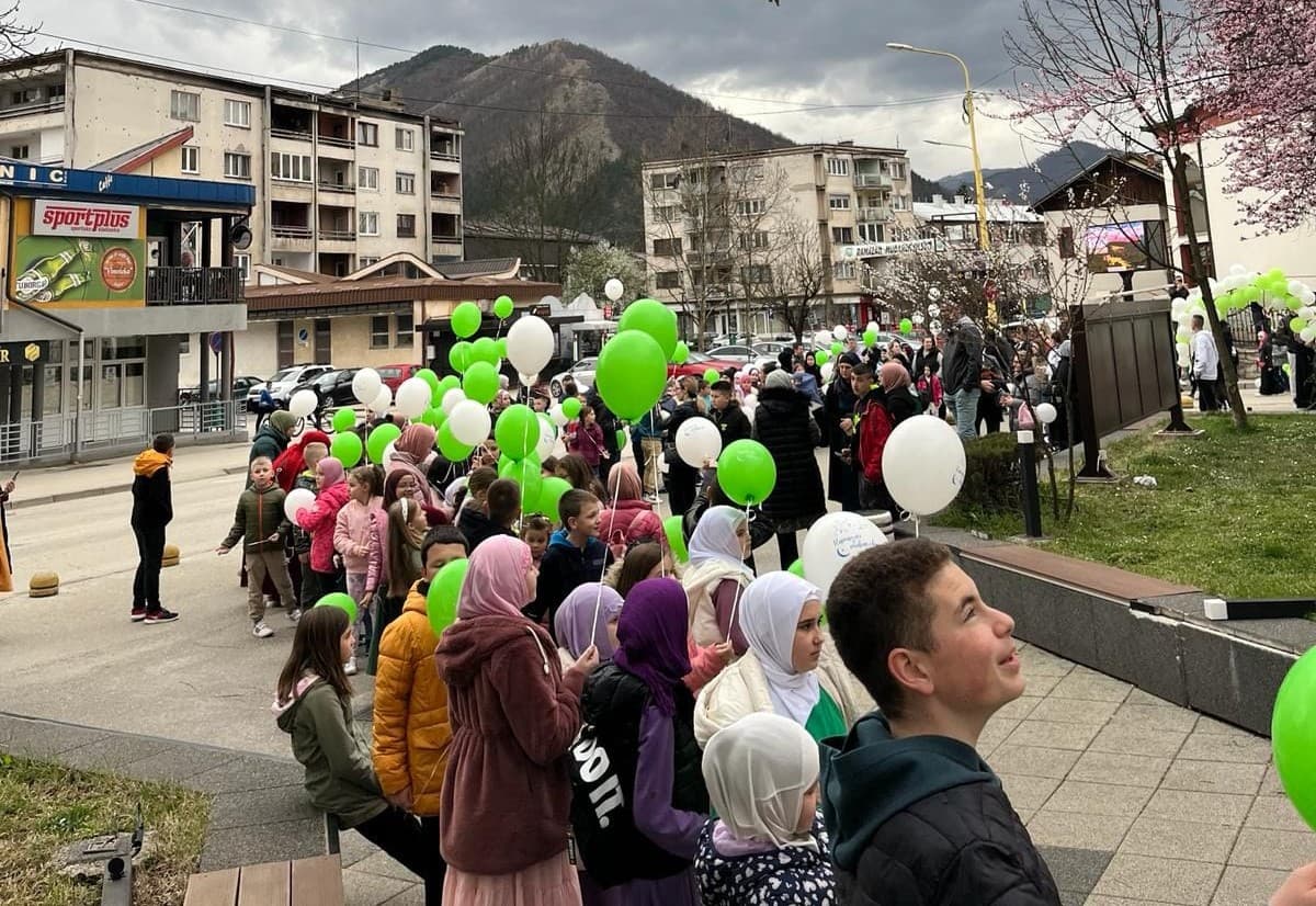 I u Žepču upriličen Ramazanski vozić, prisustvovalo oko 300 dječaka i djevojčica