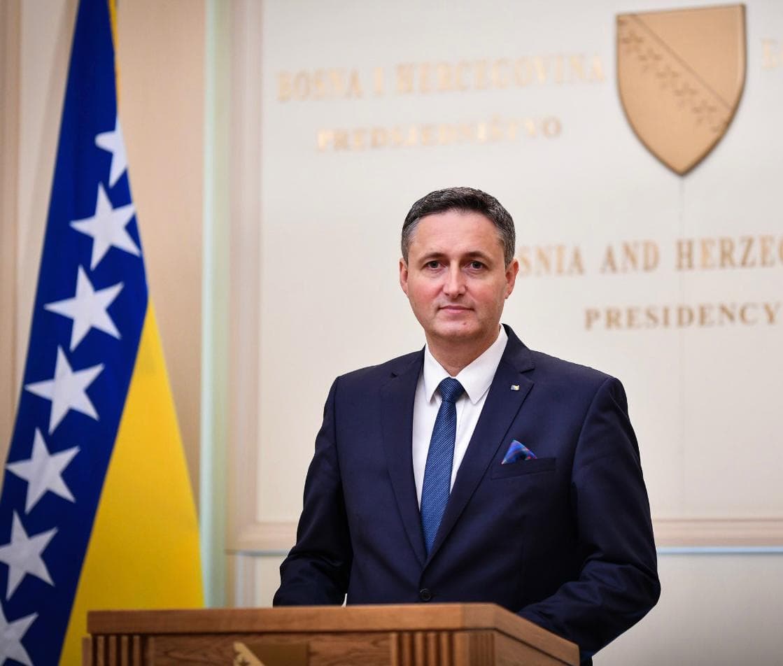 Bajramska čestitka Denisa Bećirovića: Muslimani u BiH stoljećima grade društvo mira