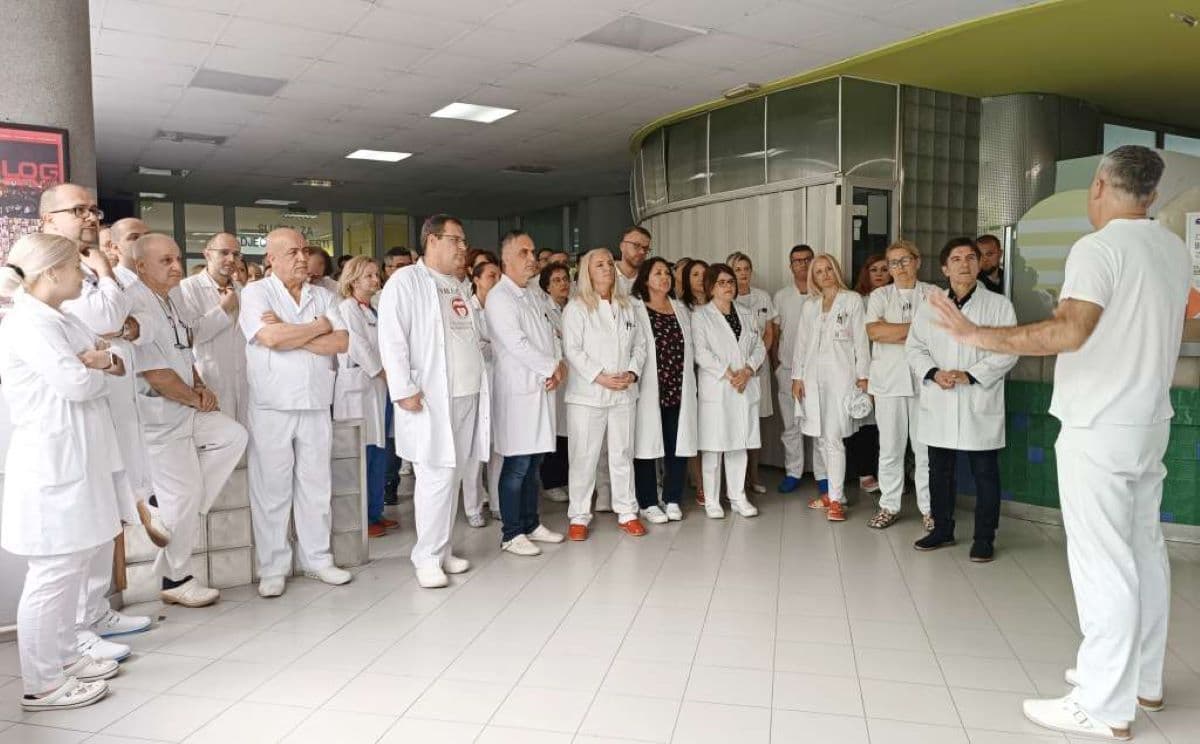 Polusatni štrajk upozorenja održan u KBZ i zdravstvenim ustanovama ZDK