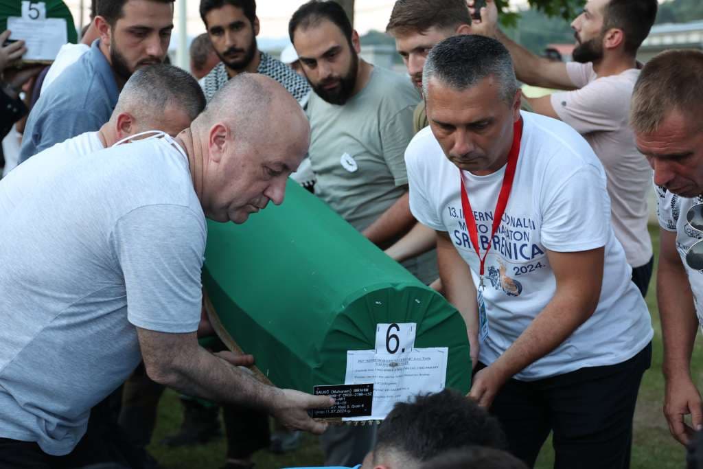 Obavljen ukop 14 žrtava genocida u Srebrenici