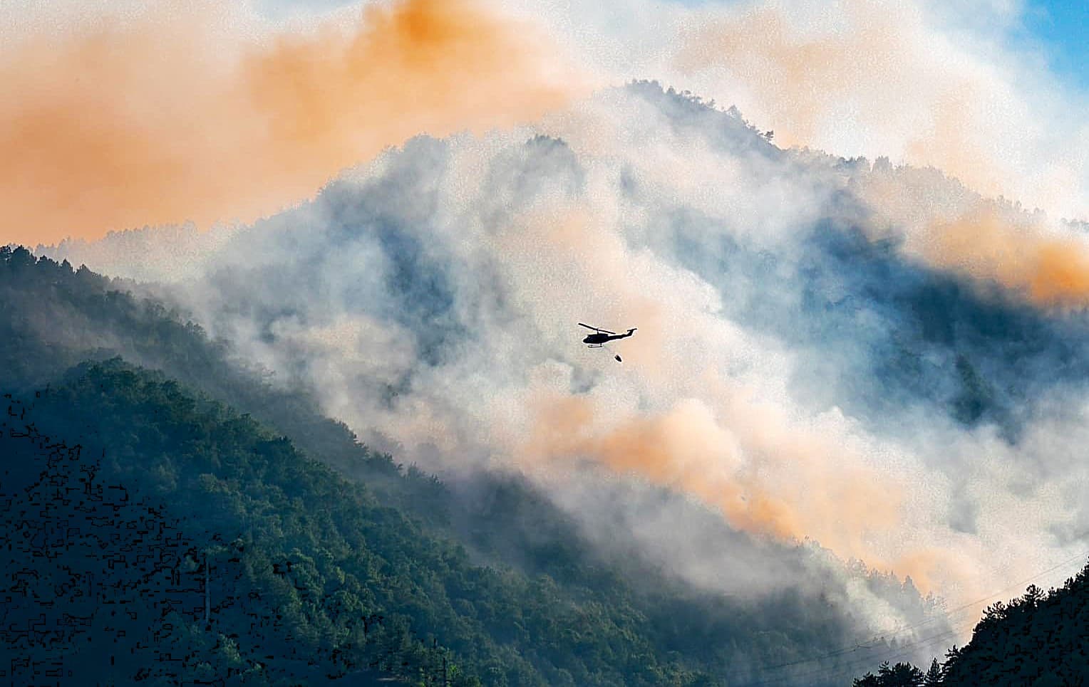 Helikopteri Oružanih snaga BiH lokalizovali požar kod Žepča