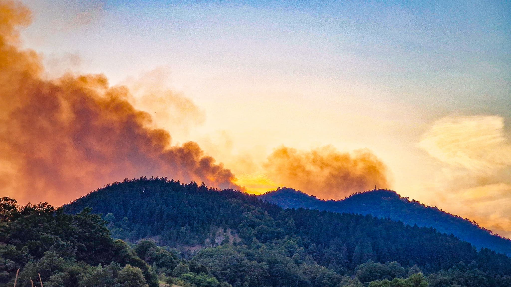 U Žepču traje višednevna borba sa požarom