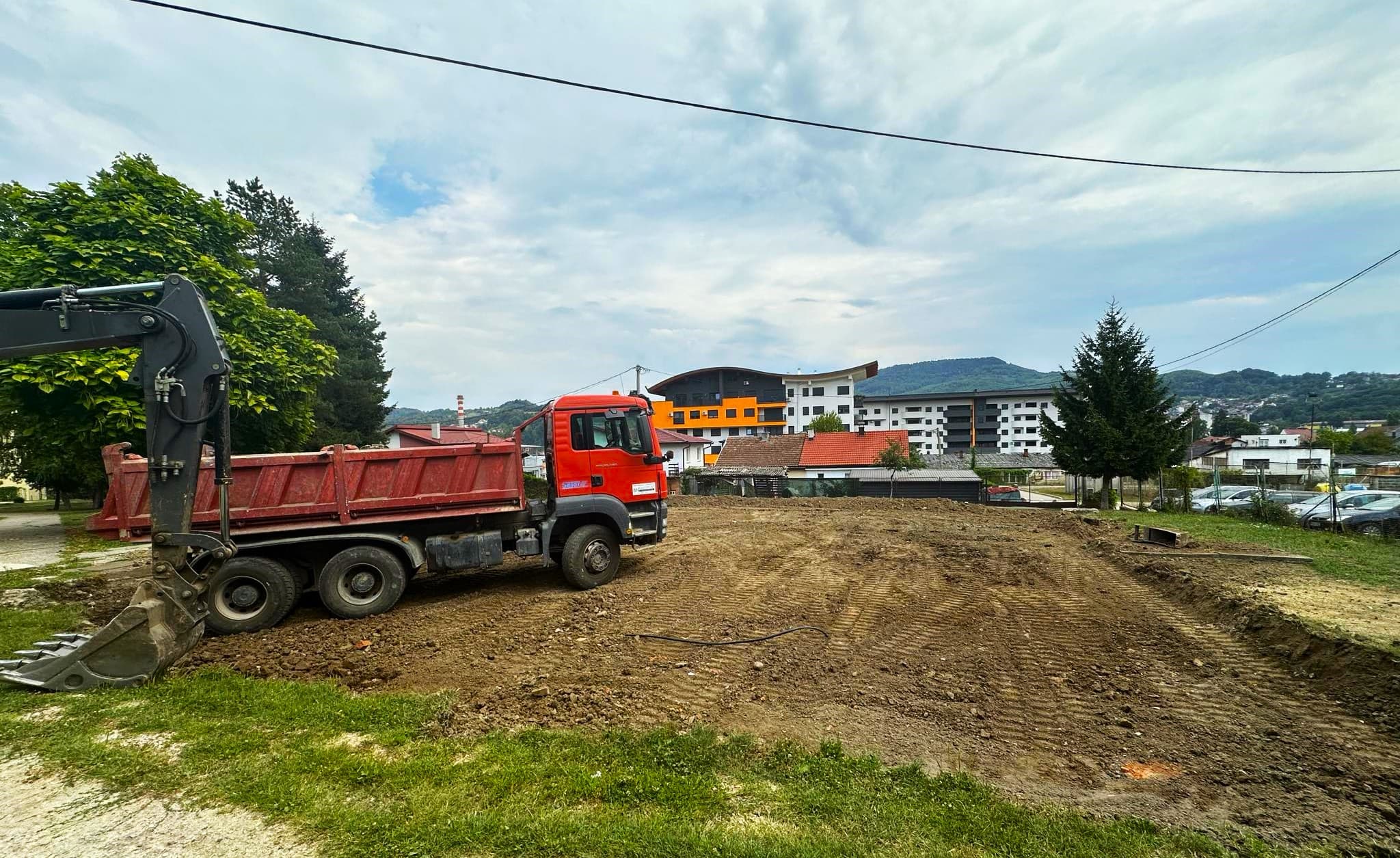 Počeli pripremni radovi na izgradnji basket terena u Zavidovićima