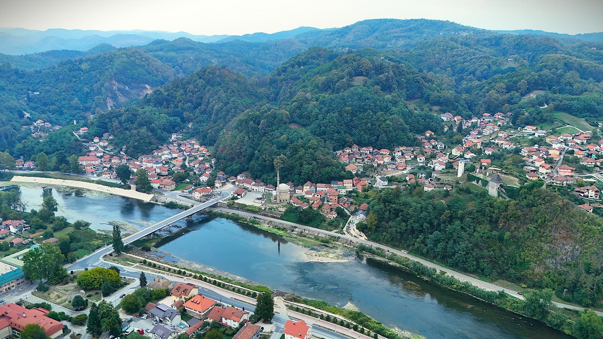 Vremenska prognoza: Pretežno oblačno vrijeme s kišom i lokalnim pljuskovima
