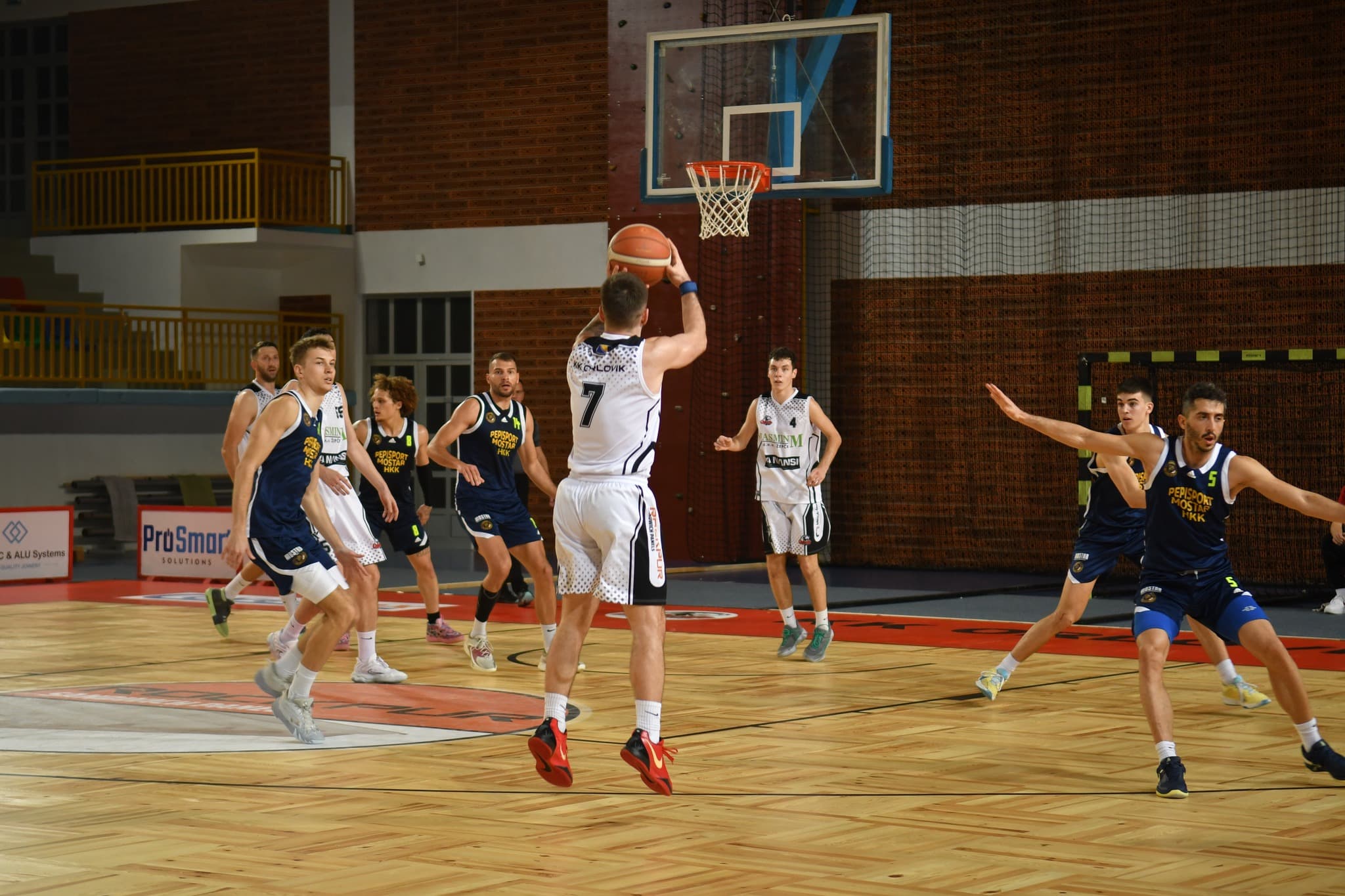 U neizvjesnoj završnici utakmice u Goraždu prekinut niz košarkaša Orlovika