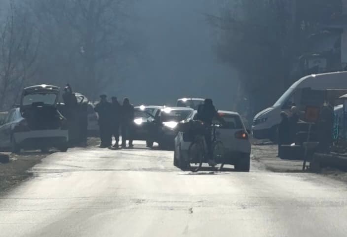 Saobraćajna nezgoda na ulazu u Zavidoviće: Povrijeđeno dijete, saobraćaj obustavljen