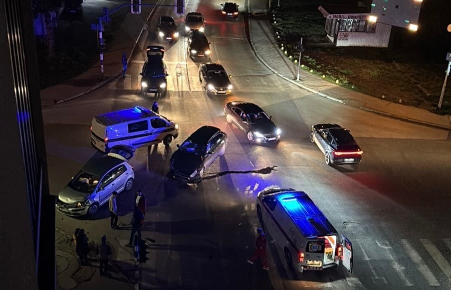 Saobraćajna nezgoda na glavnoj raskrsnici u Zavidovićima