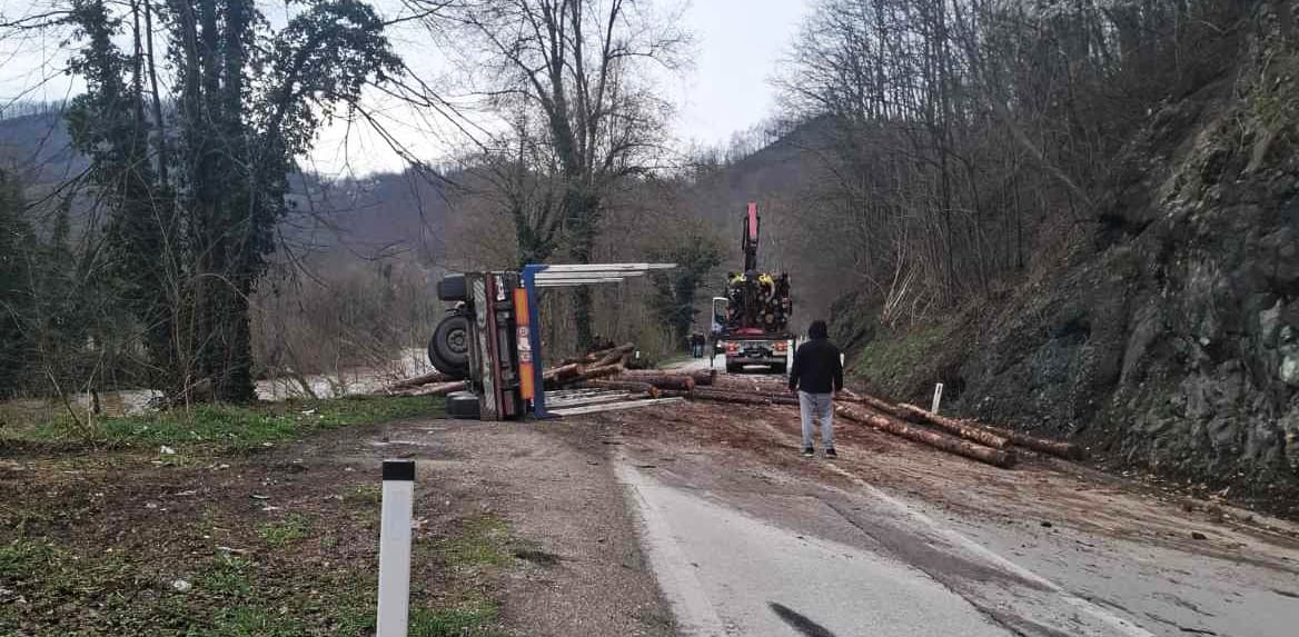 Zastoj u saobraćaju kod Vozuće