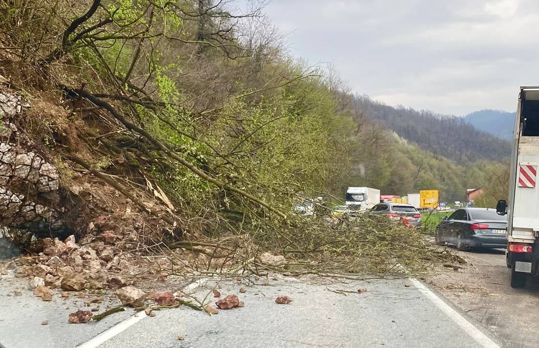 Odron na magistralnom putu kod Begov Hana
