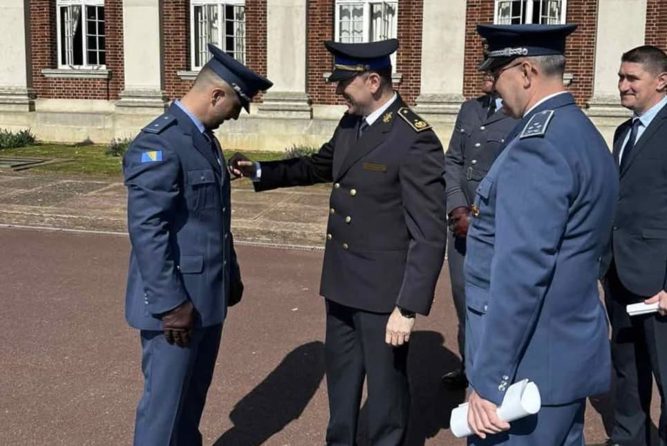Zavidovićanin najbolji polaznik vojne obuke na prestižnom Royal Air Force Collegu