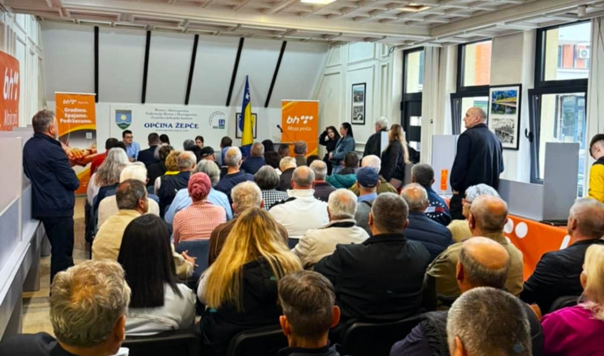 U Žepču održana javna tribina “Dostojanstvo radnika”