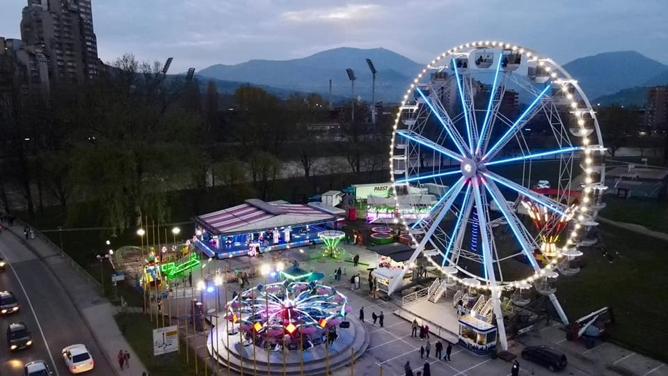 U Zenici s radom počeo panoramski točak i luna park