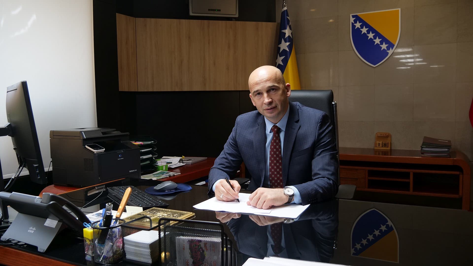 Premijer Pivić čestitao Dan policije ZDK