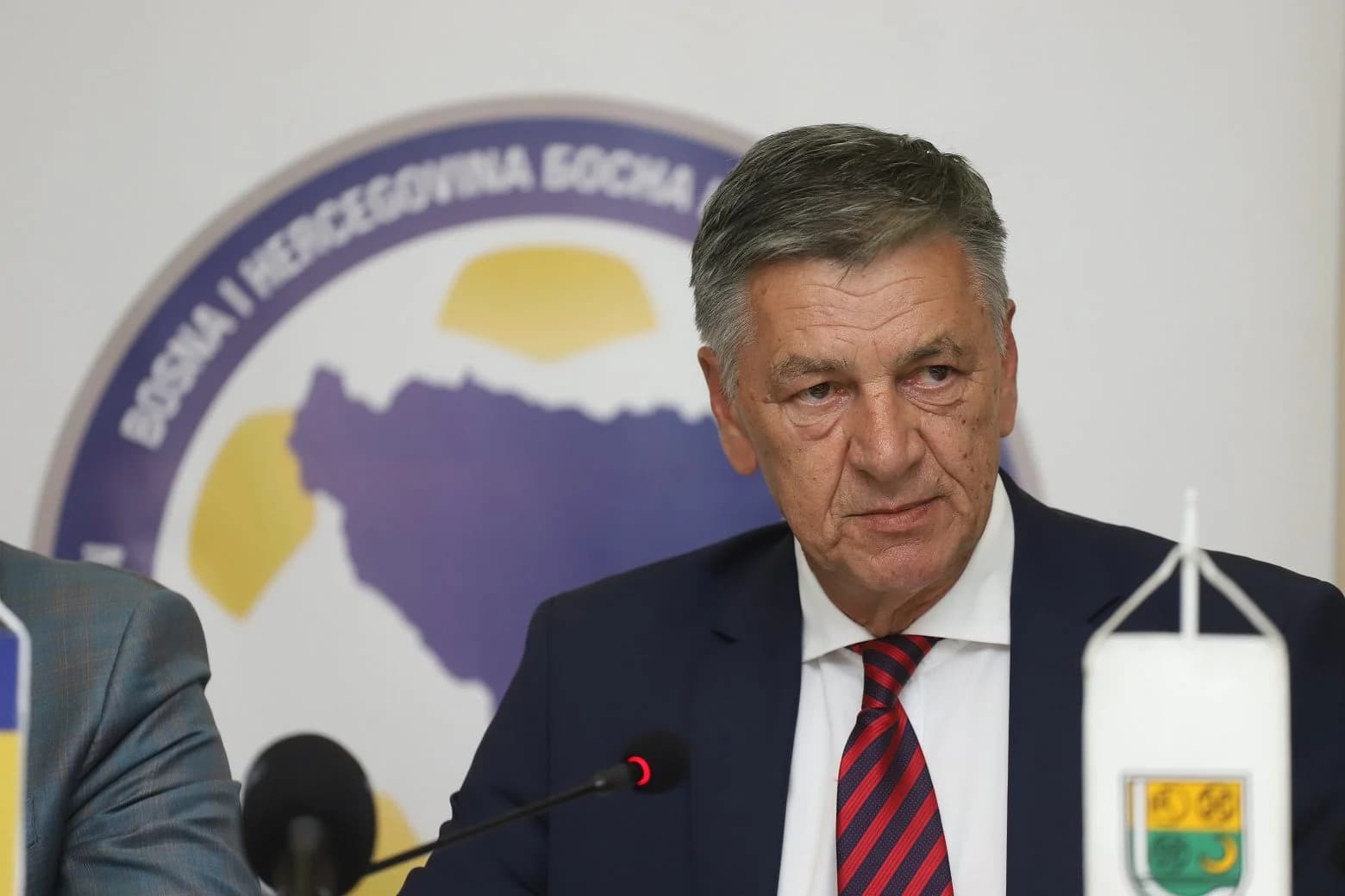 Božićna čestitka gradonačelnika Kasumovića