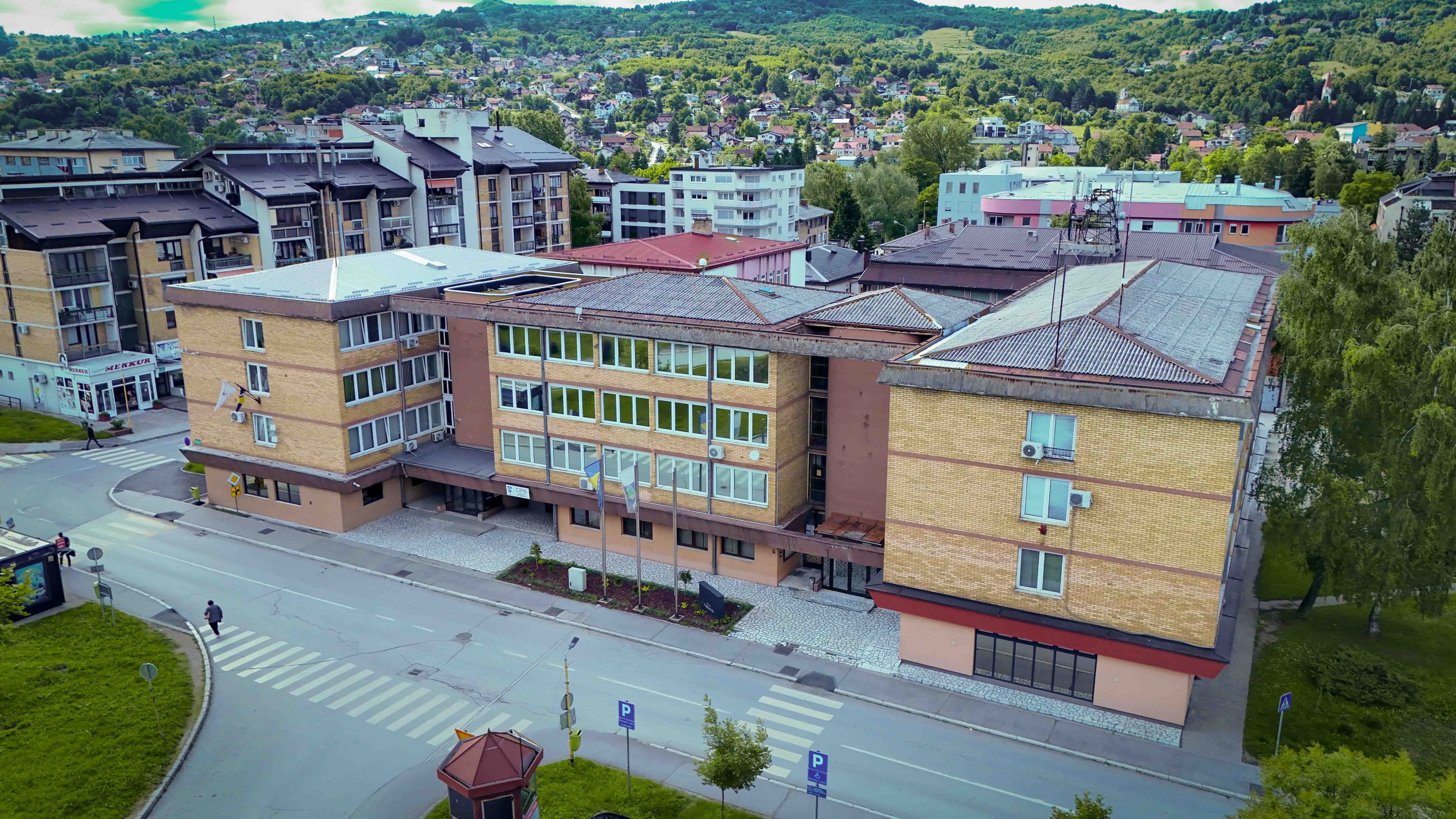 Grad Zavidovići objavio konkurs za dodjelu stipendija redovnim studentima