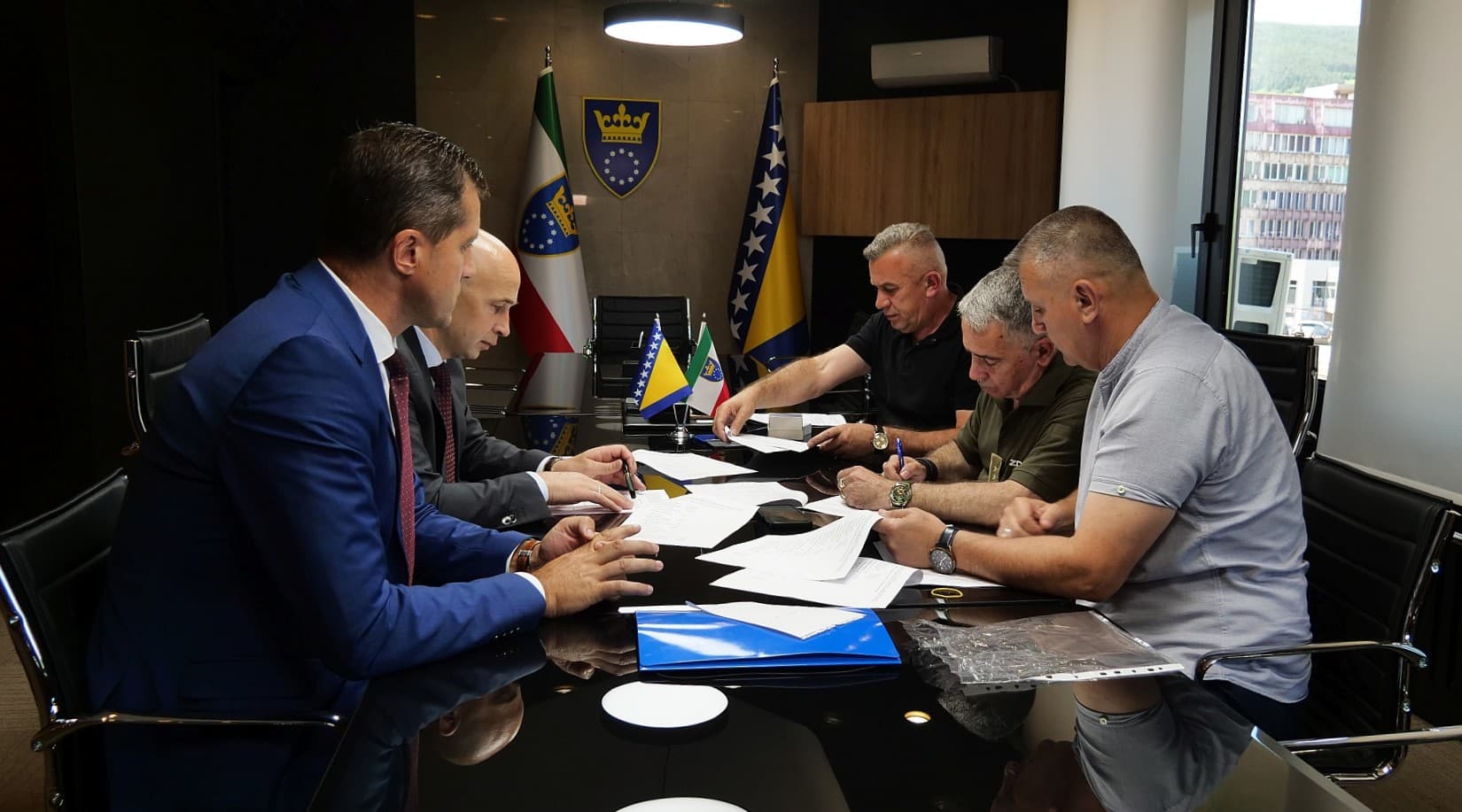 Potpisan novi kolektivni ugovor za pripadnike MUP-a ZDK