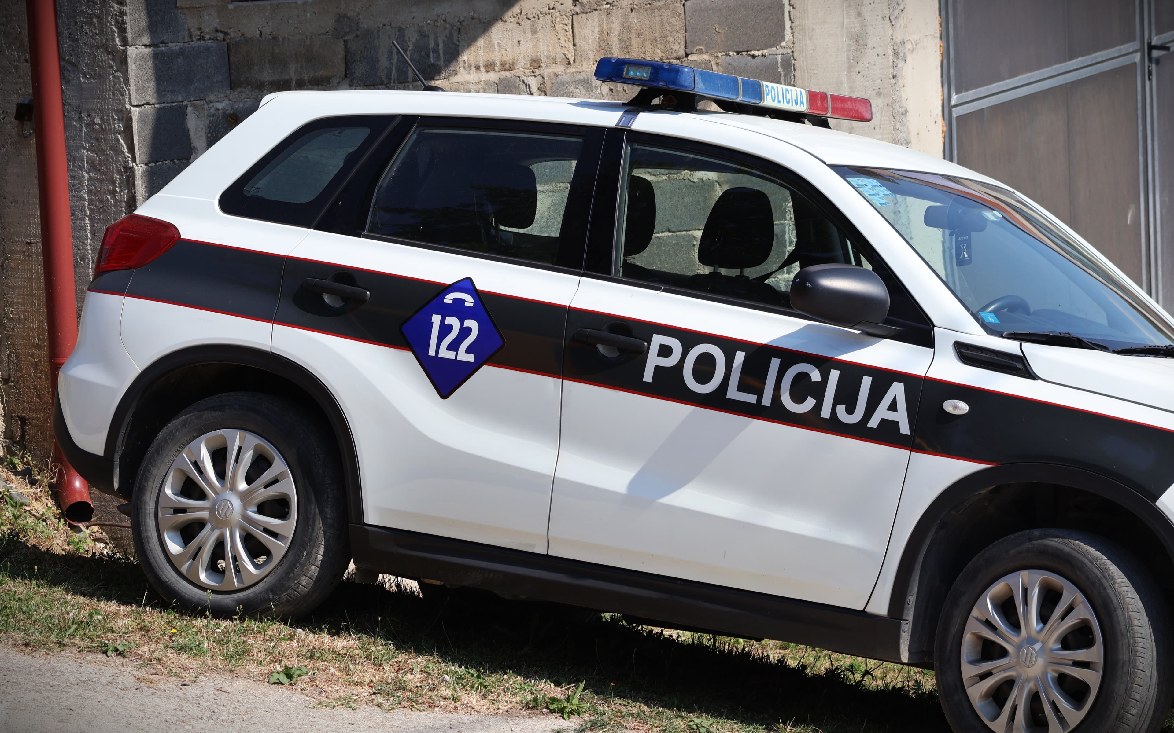 MUP ZDK: Krađa iz vikendice u Zavidovićima, u Zenici lice uhapšeno zbog nepružanja prve pomoći