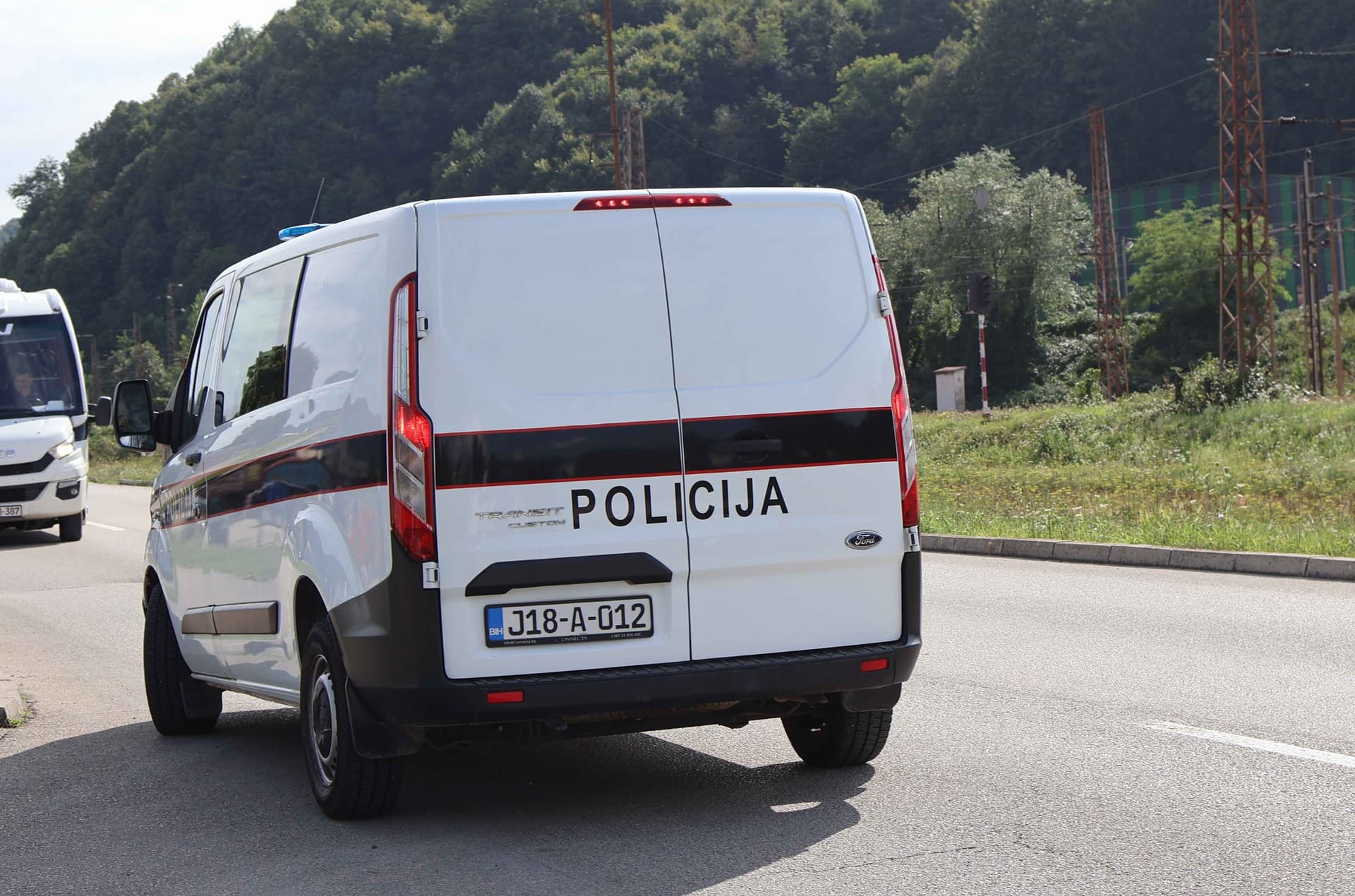MUP ZDK: Evidentirana krivična djela oštećenja tuđe stvari u Zavidovićima, Maglaju i Olovu