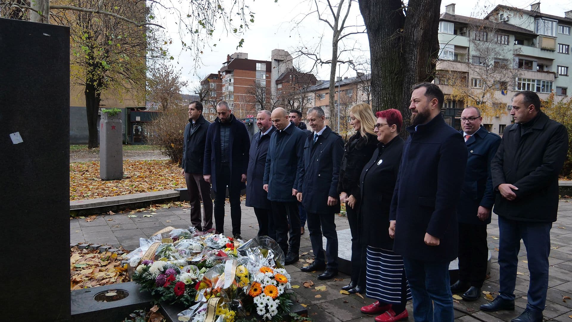 Delegacija Vlade i Skupštine ZDKa odala počast na spomen obilježjima povodom Dana državnosti BiH