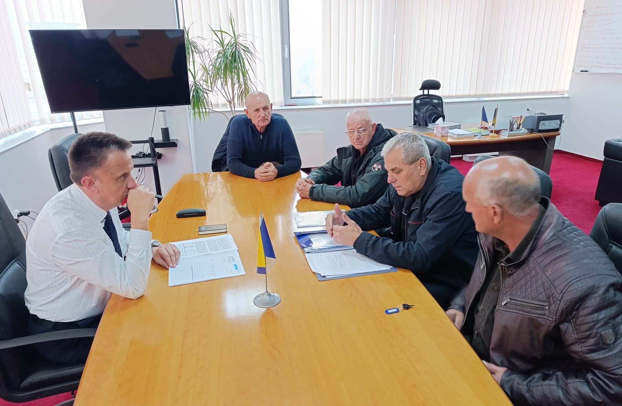 Federalno ministarstvo: Za obespravljene radnike Krivaje iznaći pravedno i trajno rješenje