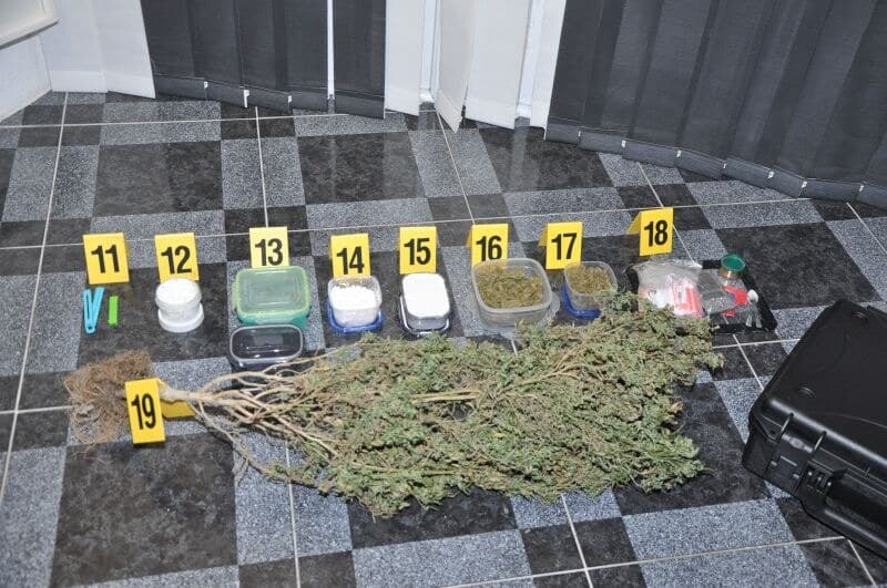 Pretresi u Tešnju, Zavidovićima, Zenici, Kaknju i Brezi: Pronađena droga