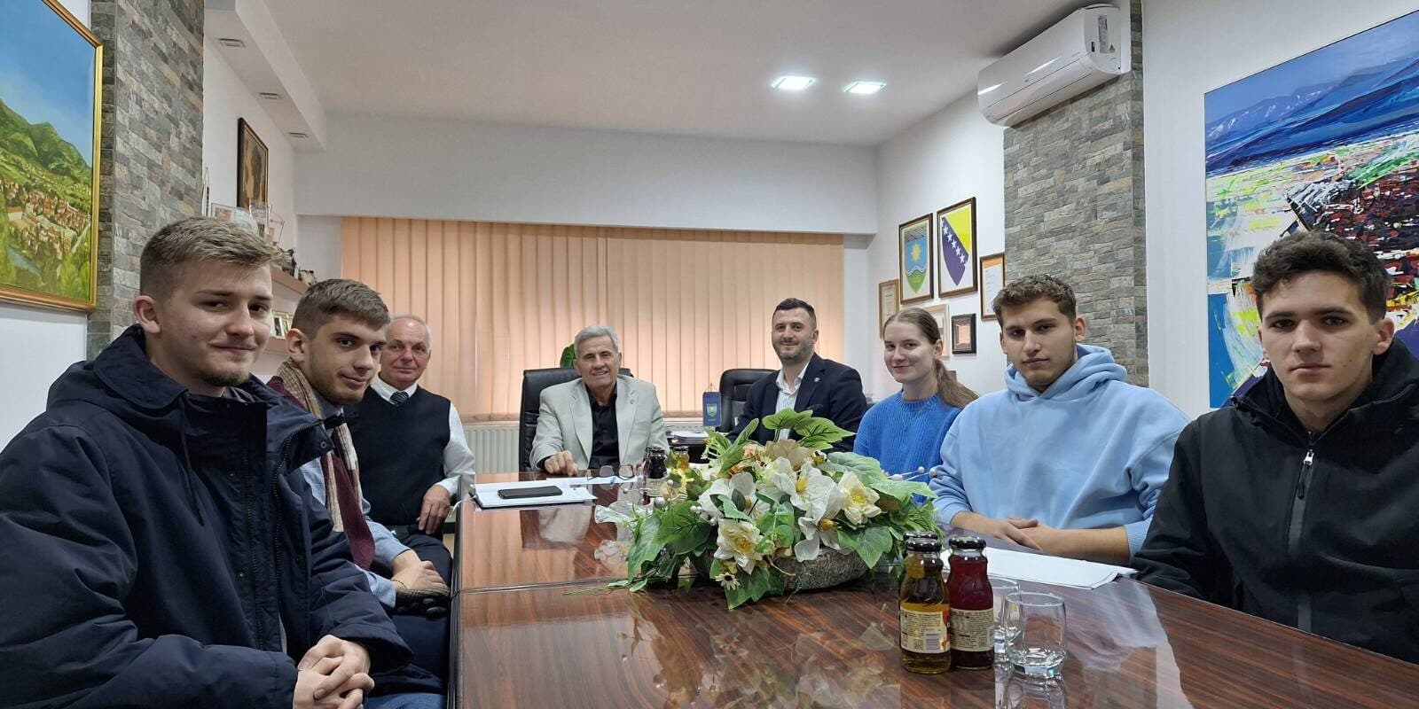 Potpisani novi ugovori o stipendiranju učenika generacije