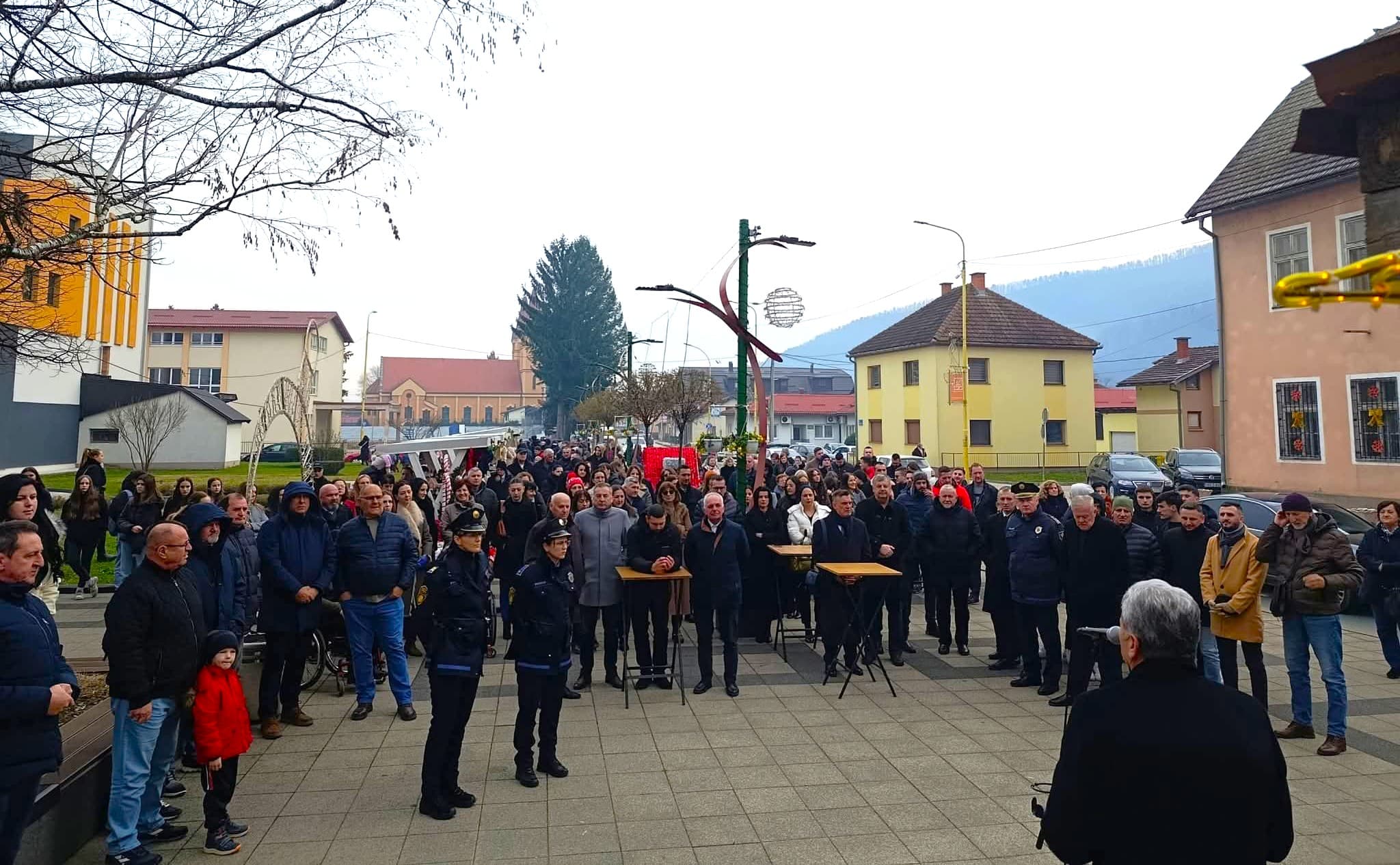 U Žepču počeo tradicionalni Božićno-novogodišnji sajam