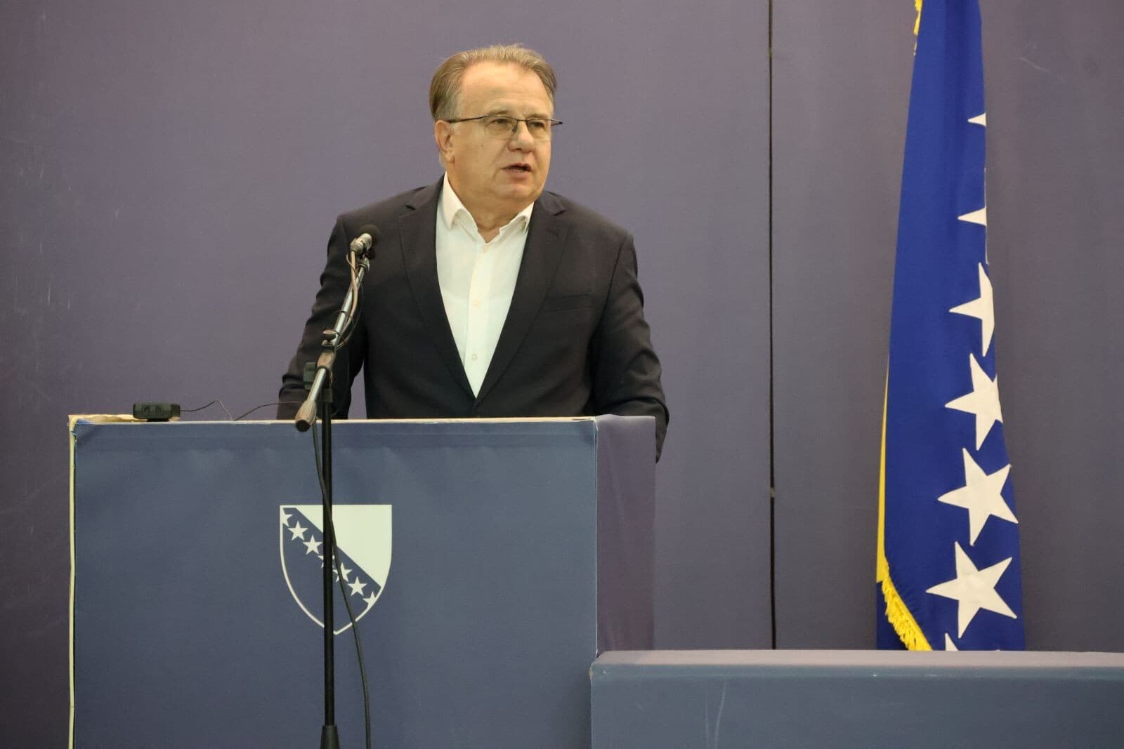 Božićna čestitka premijera Nikšića