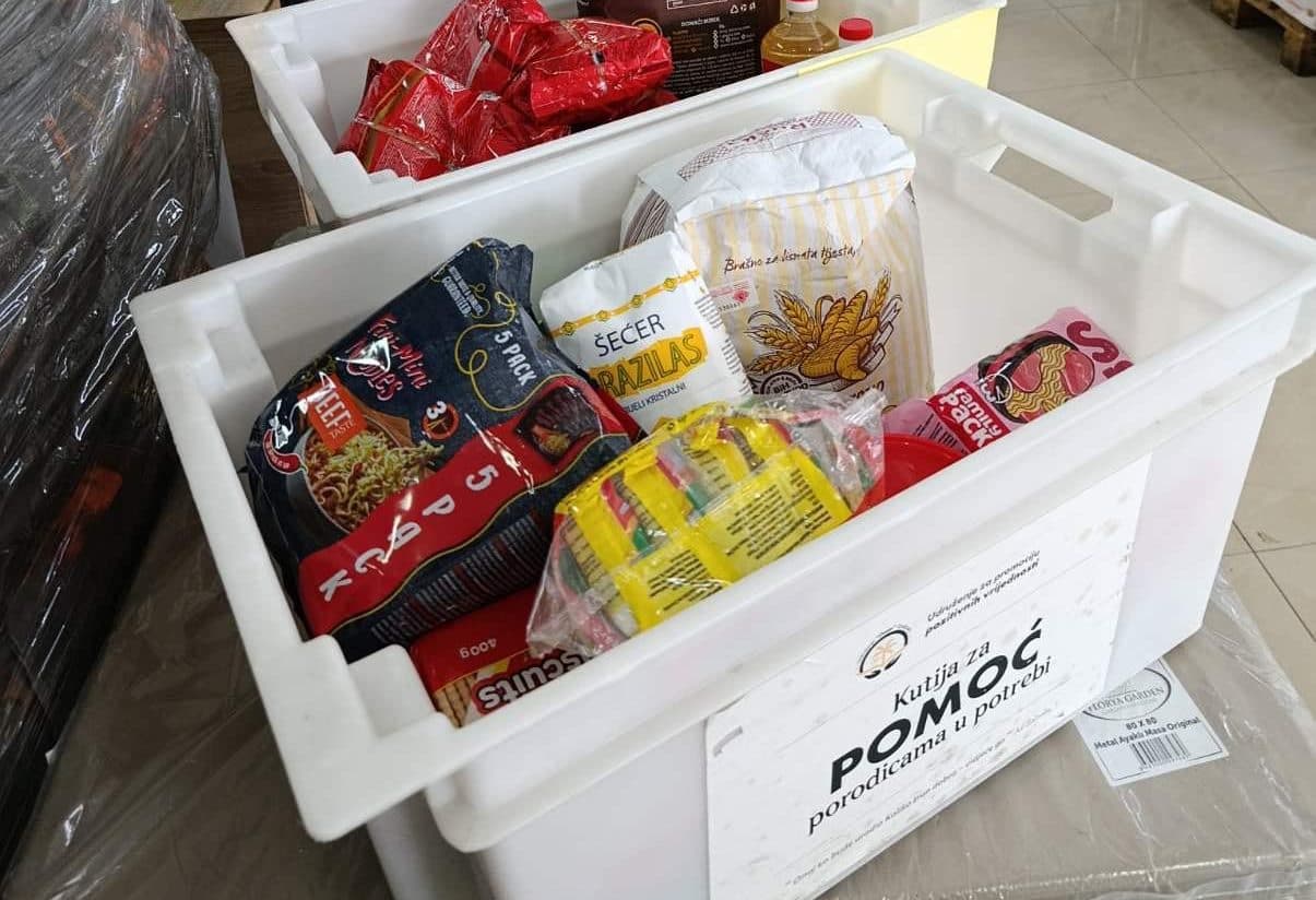 Udruženja Oaza na više lokacija u gradu postavilo korpe za prikupljanje pomoći stanovništvu u potrebi