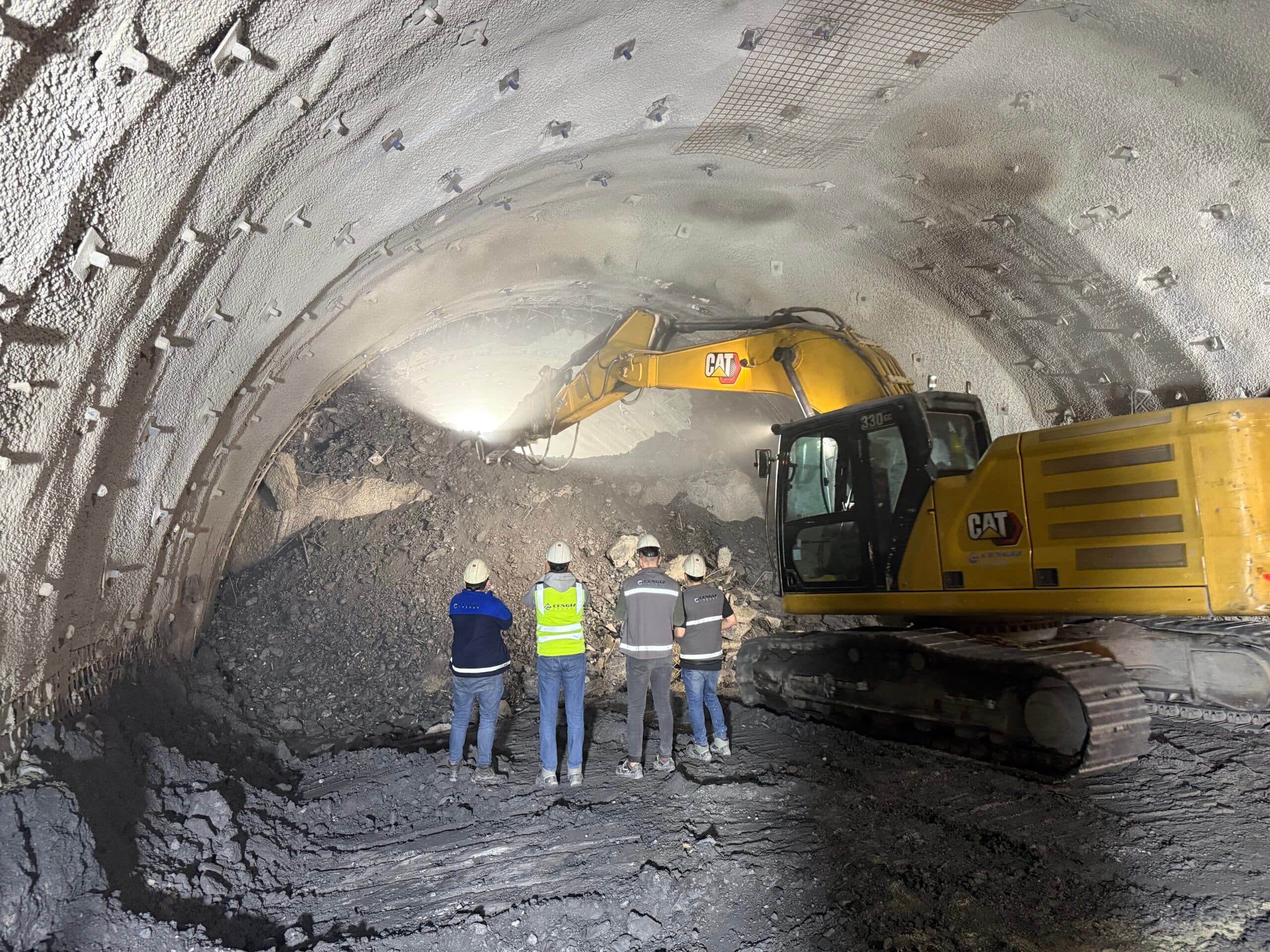 Probijen tunel Crni Vrh na dionici Medakovo – Ozimice