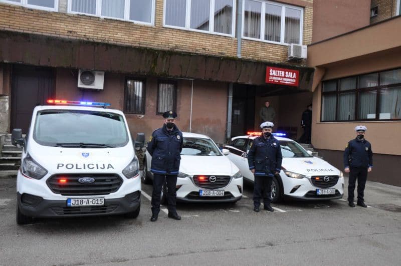 Policijskoj upravi Zavidovići uručena nova službena vozila