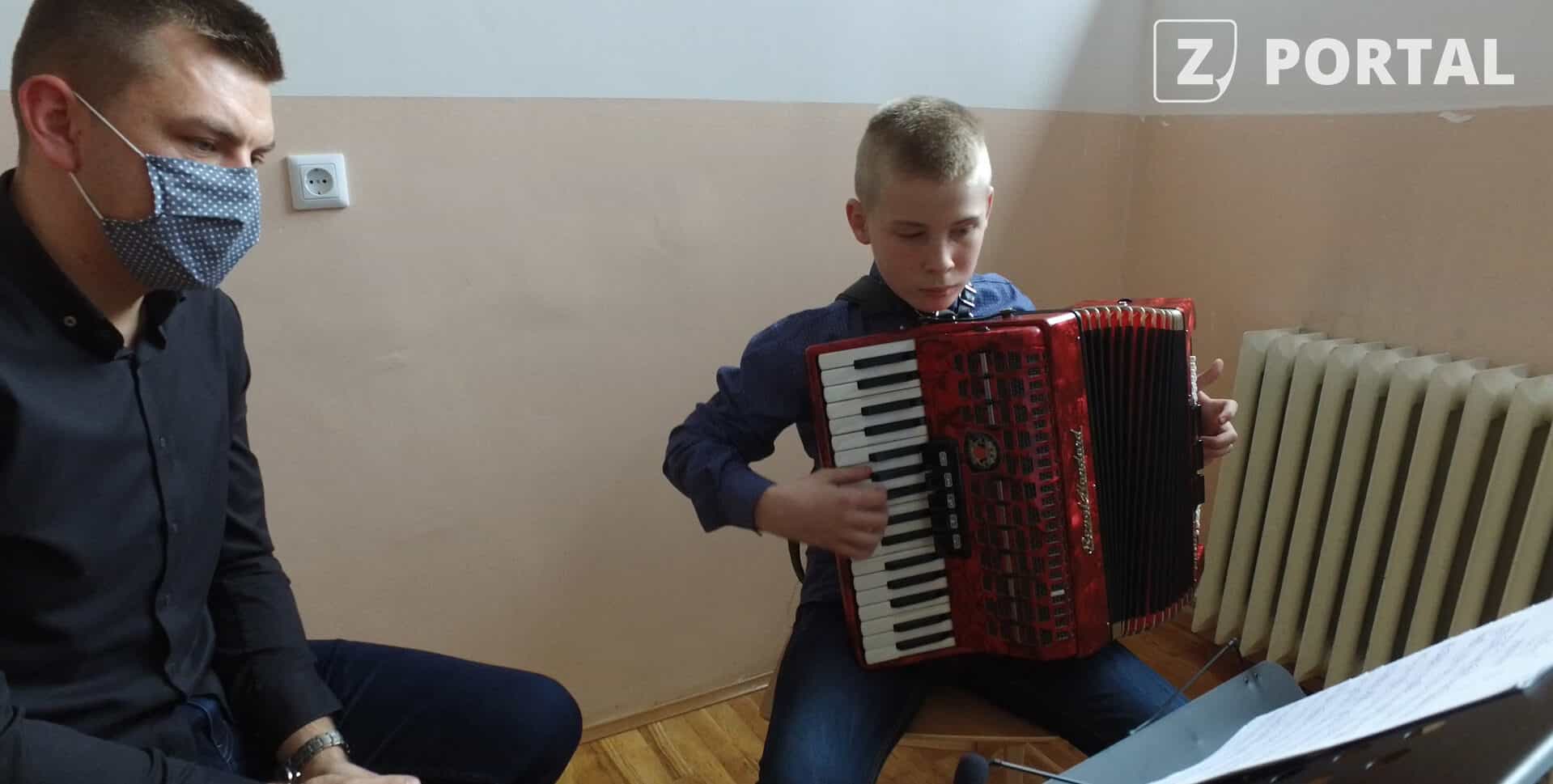 Predstavljamo muzičku sekciju KUD “Krivaja” Zavidovići – Mjesto gdje budući muzičari uče prve note
