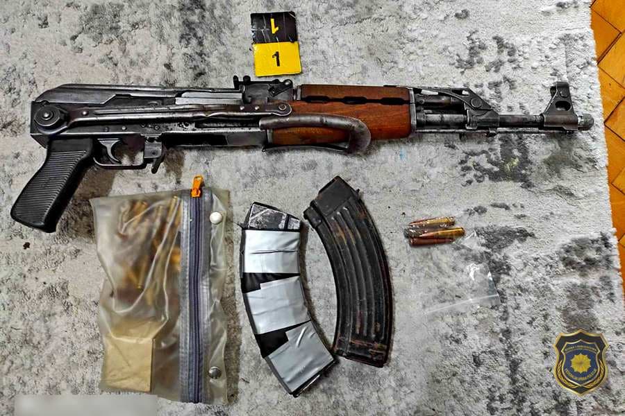 FUP u Zavidovićima pronašao oružje i laboratorij za uzgoj droge