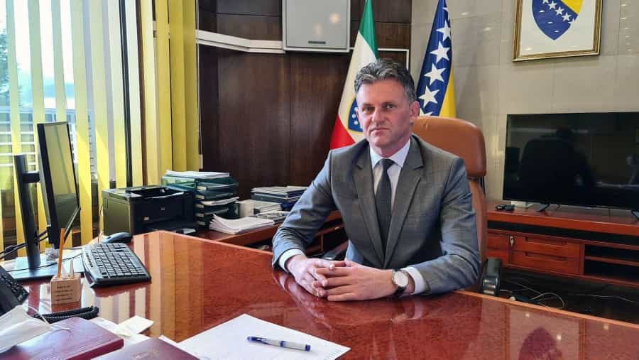 Premijer Bašić tvrdi: Zdravstveni sistem spreman za masovnu imunizaciju