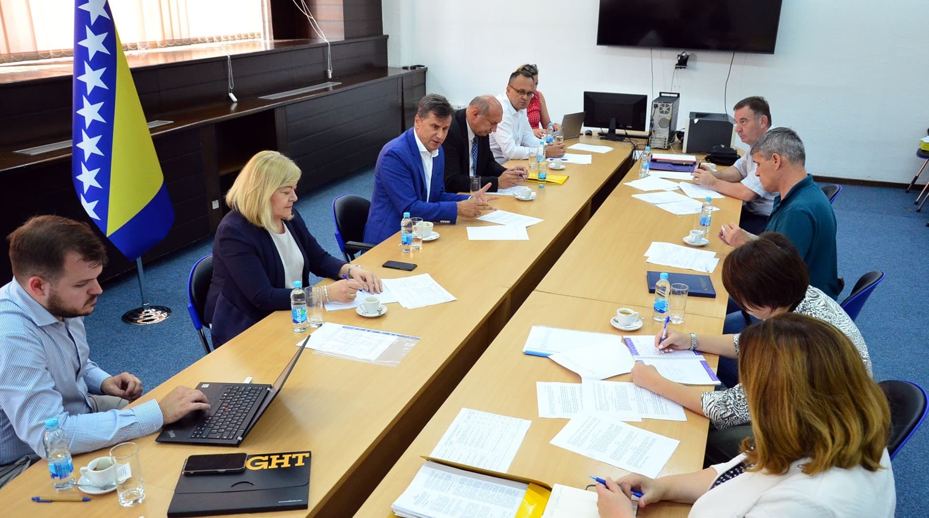 Vlada FBiH u četvrtak donosi program pomoći: Novčane podrške i paketi stanovništvu ugroženom poskupljenjima