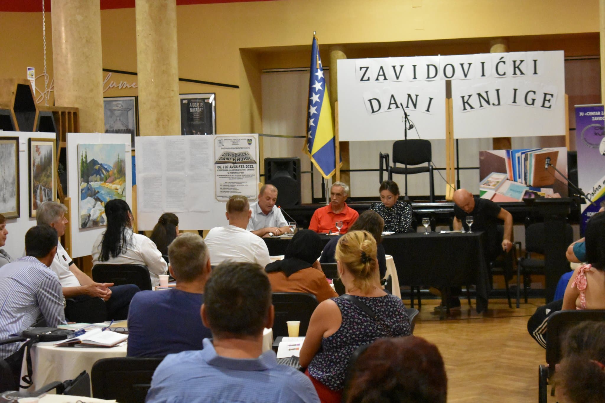 Ljeto u gradu: Održani zavidovićki dani knjige, večeras šahovski turnir