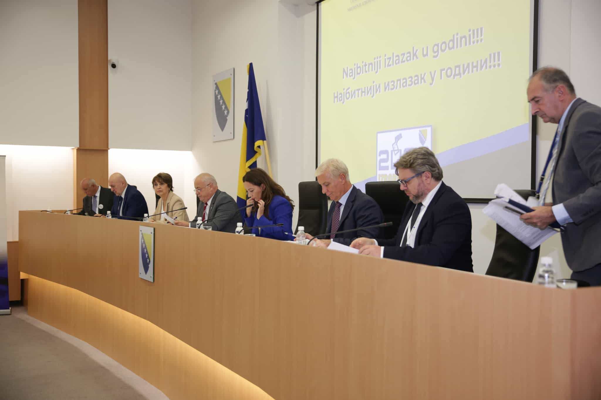 Predsjednik CIK-a tvrdi da su u Doboj sa 61 biračkog mjesta nestale vreće s neiskorištenim listićima