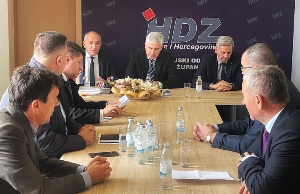 Dragan Čović na sastanku s dužnosnicima HDZ-a BiH u Žepču