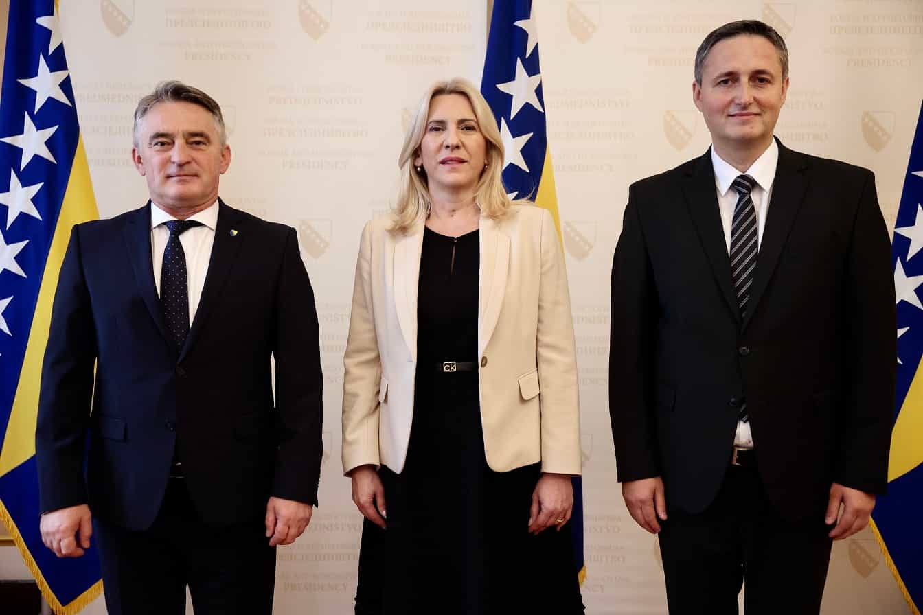 Članovi Predsjedništva BiH uputili čestitke pravoslavnim vjernicima u povodu Božića
