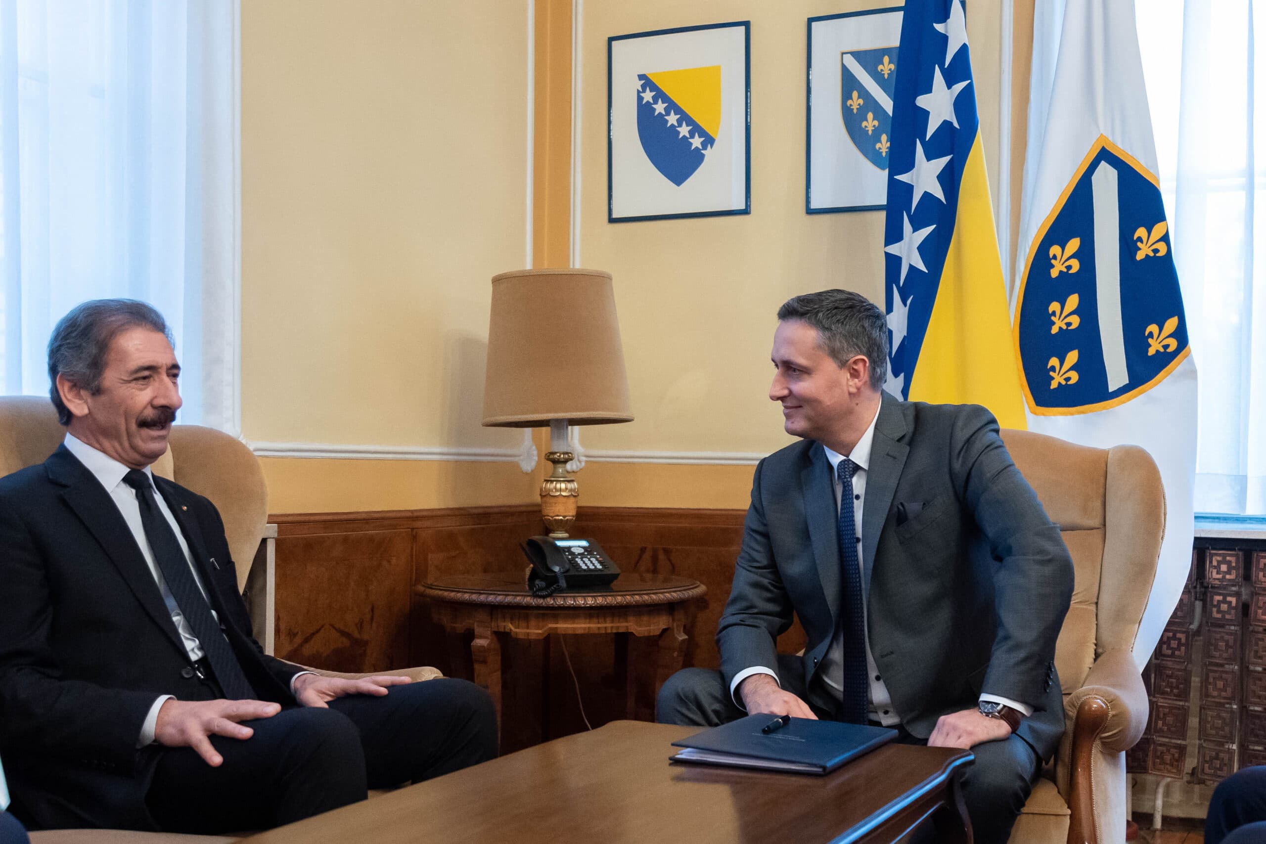 Denis Bećirović sastao se s ambasadorom Palestine u BiH Rezeqom Namoorom