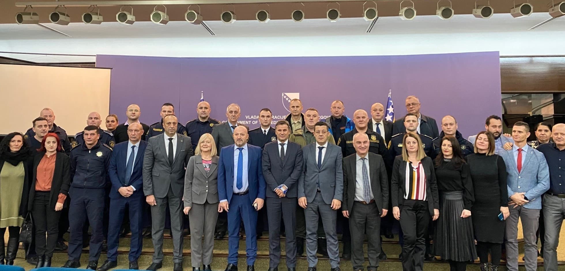Potpisani sporazumi o osnovici za plaće policijskih službenika, zaposlenika državne službe, sudske vlasti i javnih ustanova