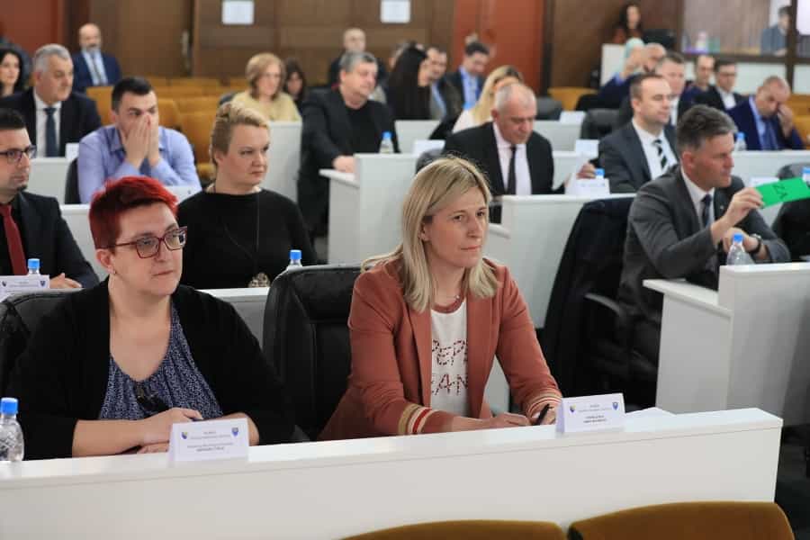 Premijerka Mehmedić uputila čestitke u povodu Dana pobjede nad fašizmom i Dana Zlatnih ljiljana