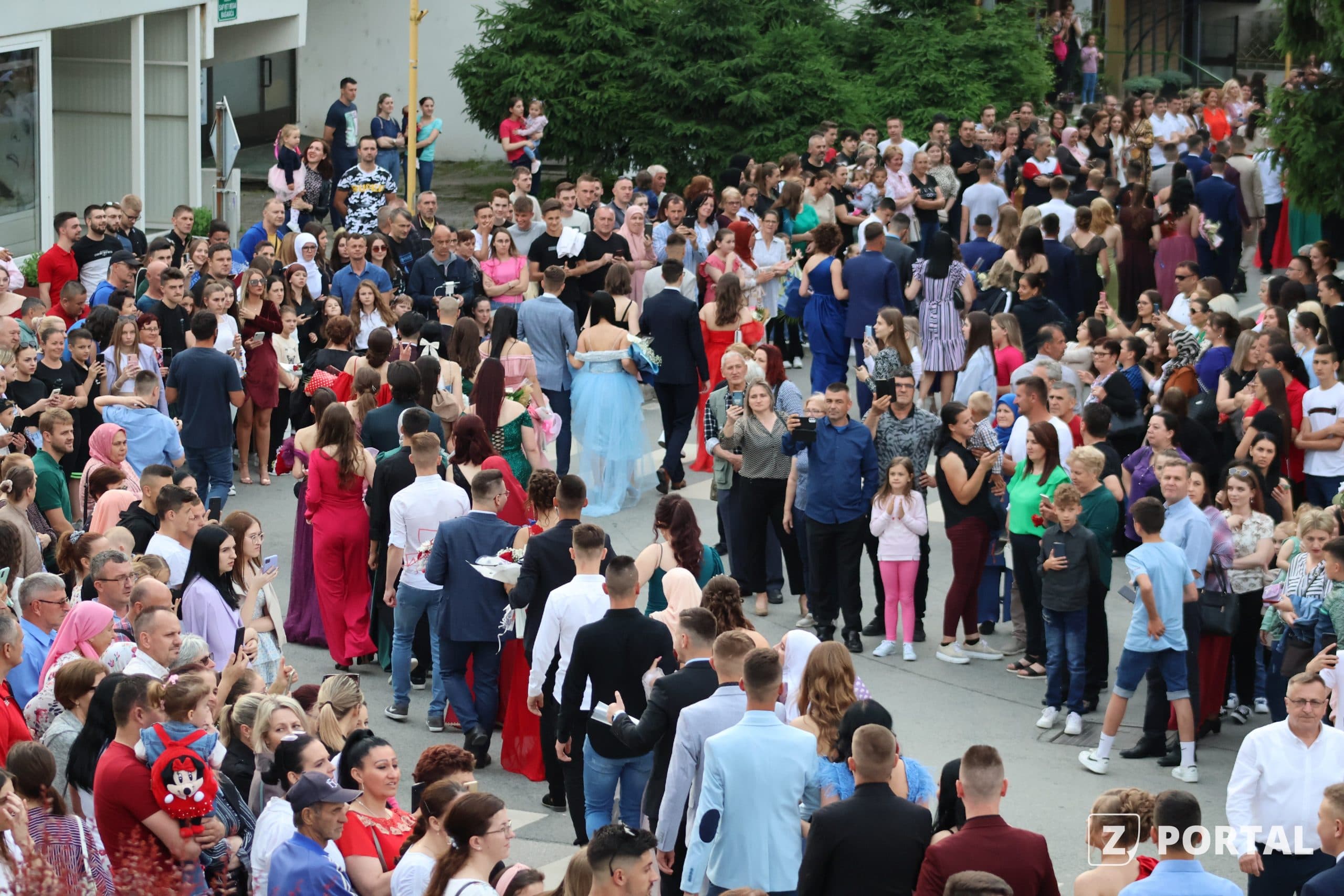 Zavidovići ove godine ispraćaju 280 maturanata