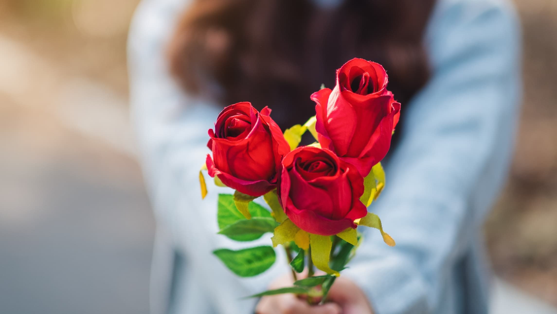 Vozač autobusa iz Zavidovića putnice obradovao cvijećem