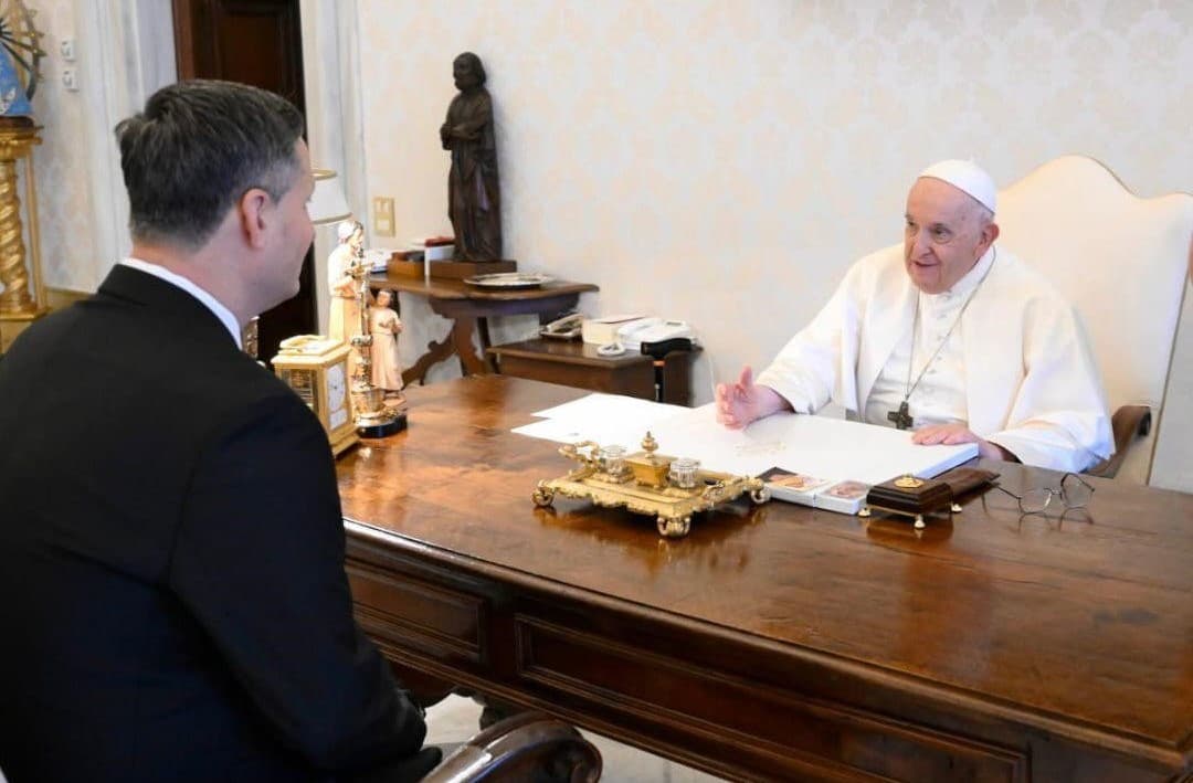 Članovi Predsjedništva BiH uputili čestitke u povodu Uskrsa