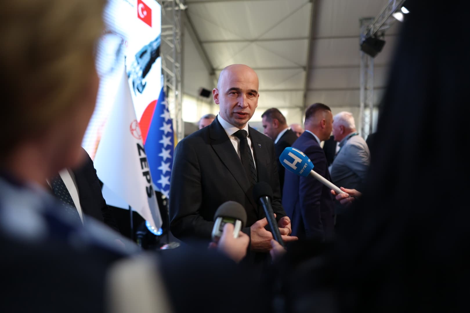 Kantonalni premijer uputio čestitku vjernicima povodom Uskrsa i Vaskrsa