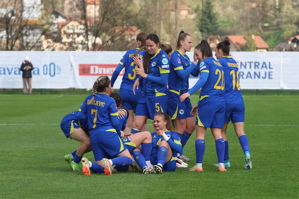 Zmajice u nadoknadi vremena ostale bez pobjede protiv Poljske